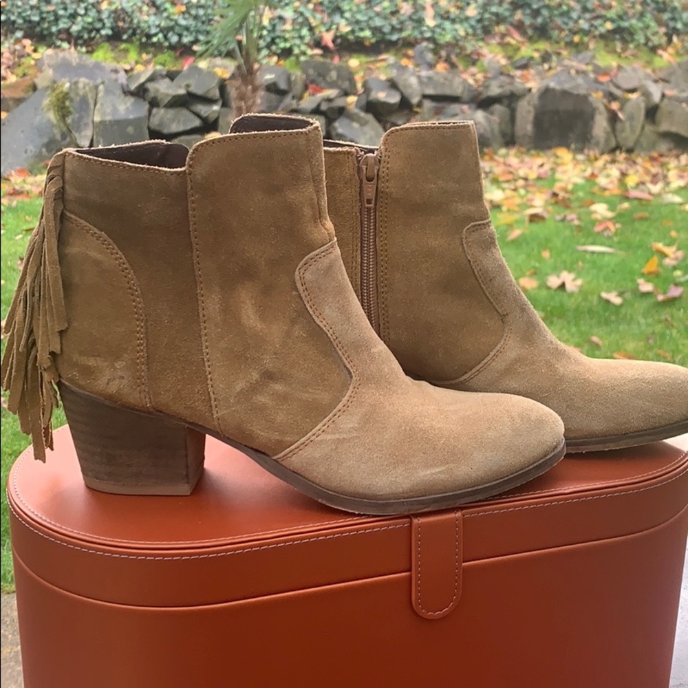 COCONUTS by Matisse fringe booties